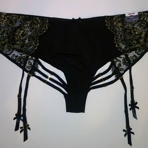 Cacique Garter Panty